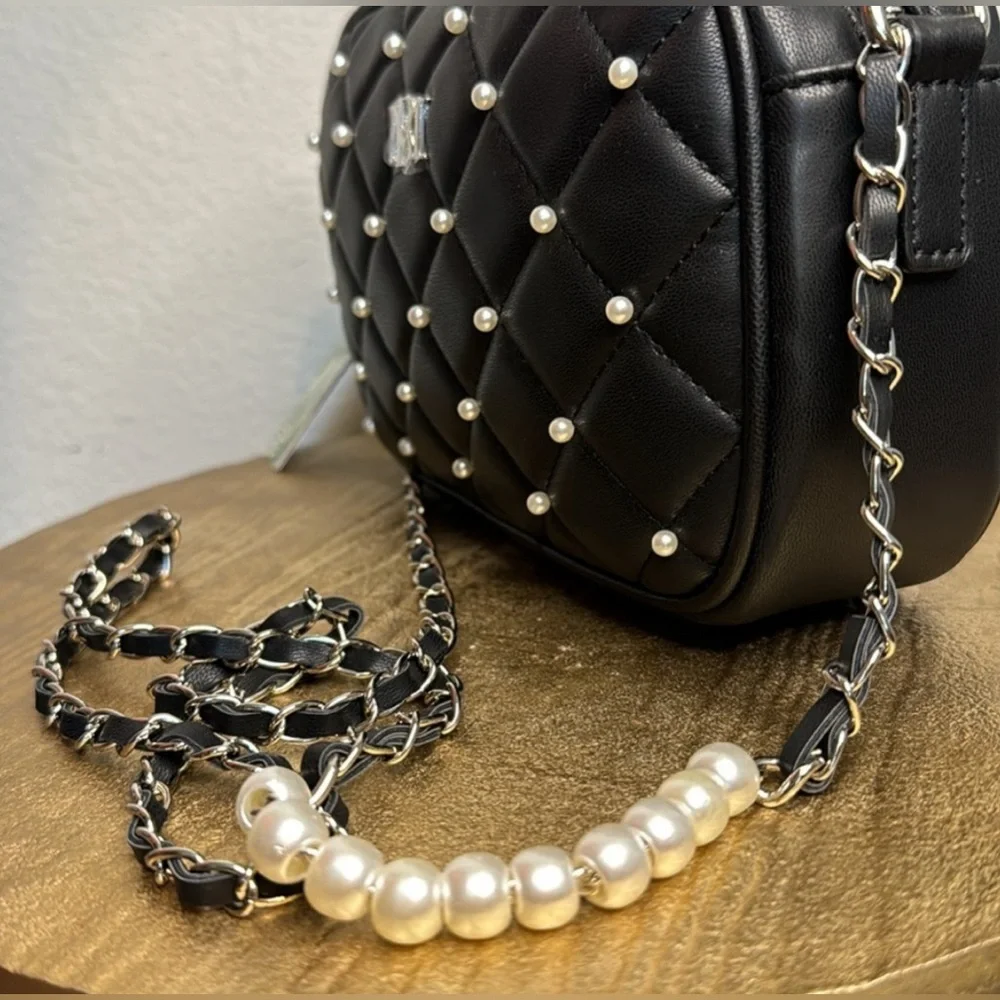 Badgley Mischka black quilted, pearls, crossbody vegan leather bag, NWT - Picture 5 of 12